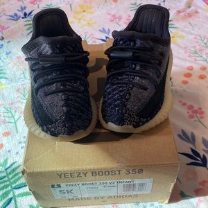 Toddler Yeezy size 5 gently used